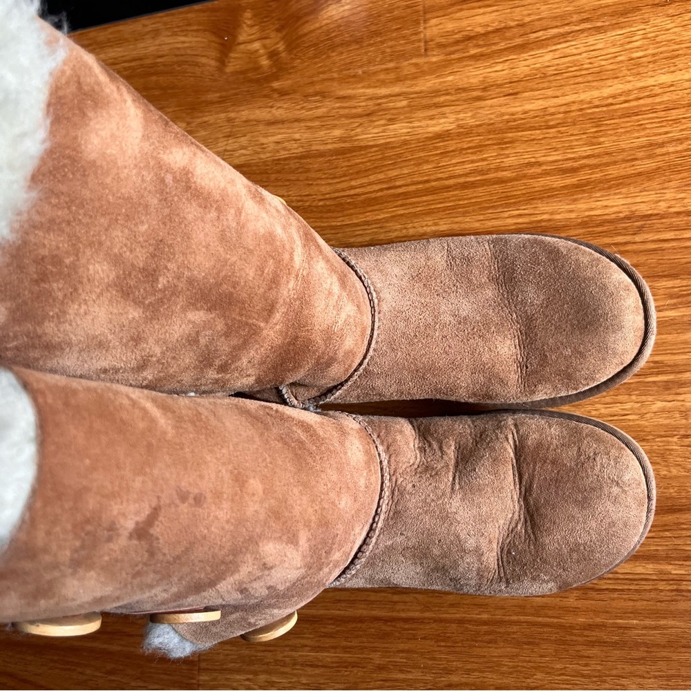 Ugg Bailey triple button boot chestnut size 7 - image 3